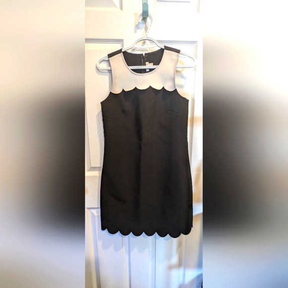 💙 JCREW 💙 Scalloped Vintage Black Dress - Picture 1 of 4